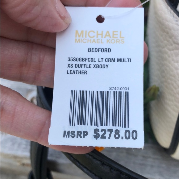 SALE 💥Michael Kors Bedford+ Mini Duffle Crossbody - Picture 6 of 6